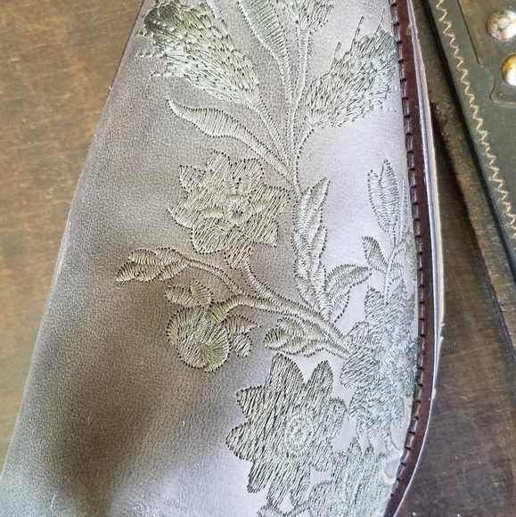 🍁Steve Madden Floral Embroidered Boots🍁 - Picture 4 of 8